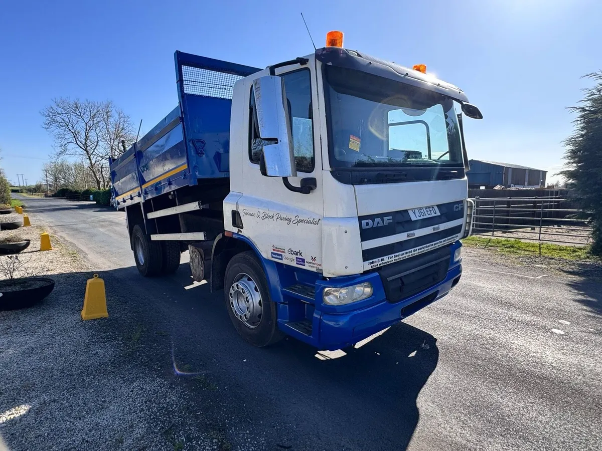 2011 Daf 65 tipper - Image 1