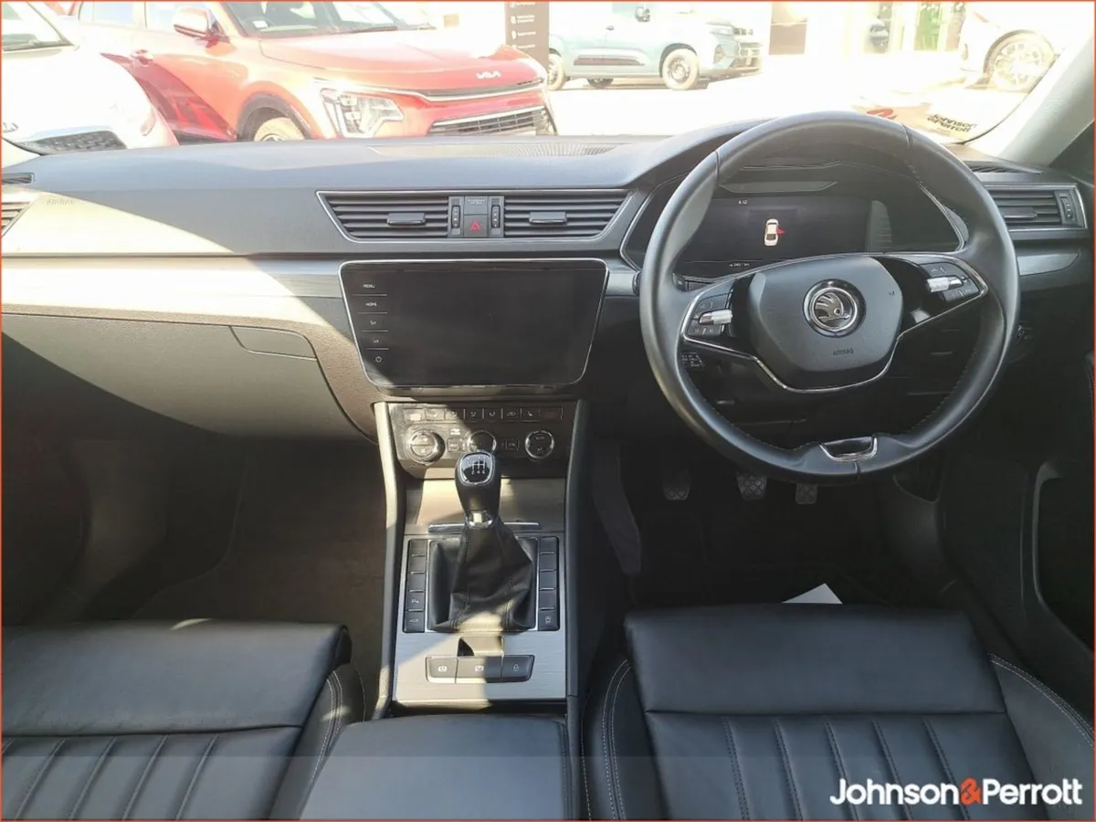 Skoda Superb Superb STY 2.0tdi 150HP - Image 4