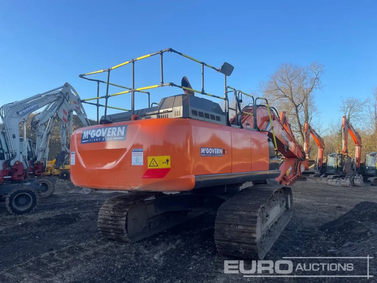 2019 Hitachi ZX350LC-6 - Image 2