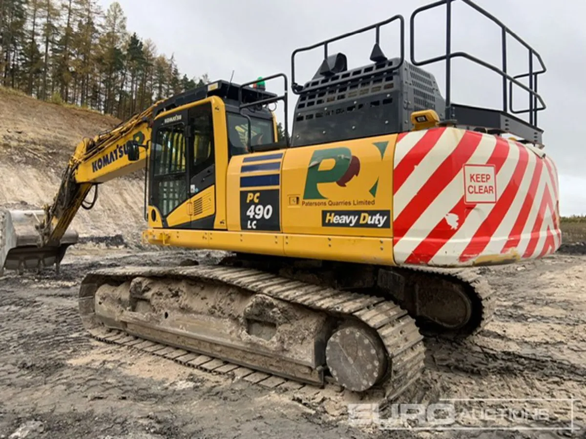 2019 Komatsu PC490LC-11E0 - Image 2