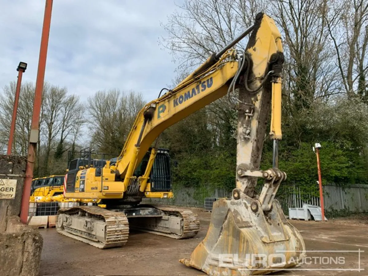2019 Komatsu PC490LC-11E0 - Image 1