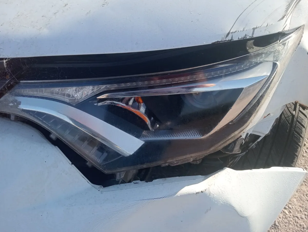 17 Toyota RAV4 parts - Image 4