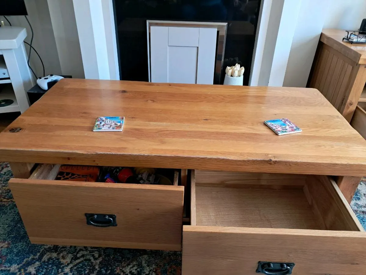 Solid oak coffe table and lamp table - Image 2