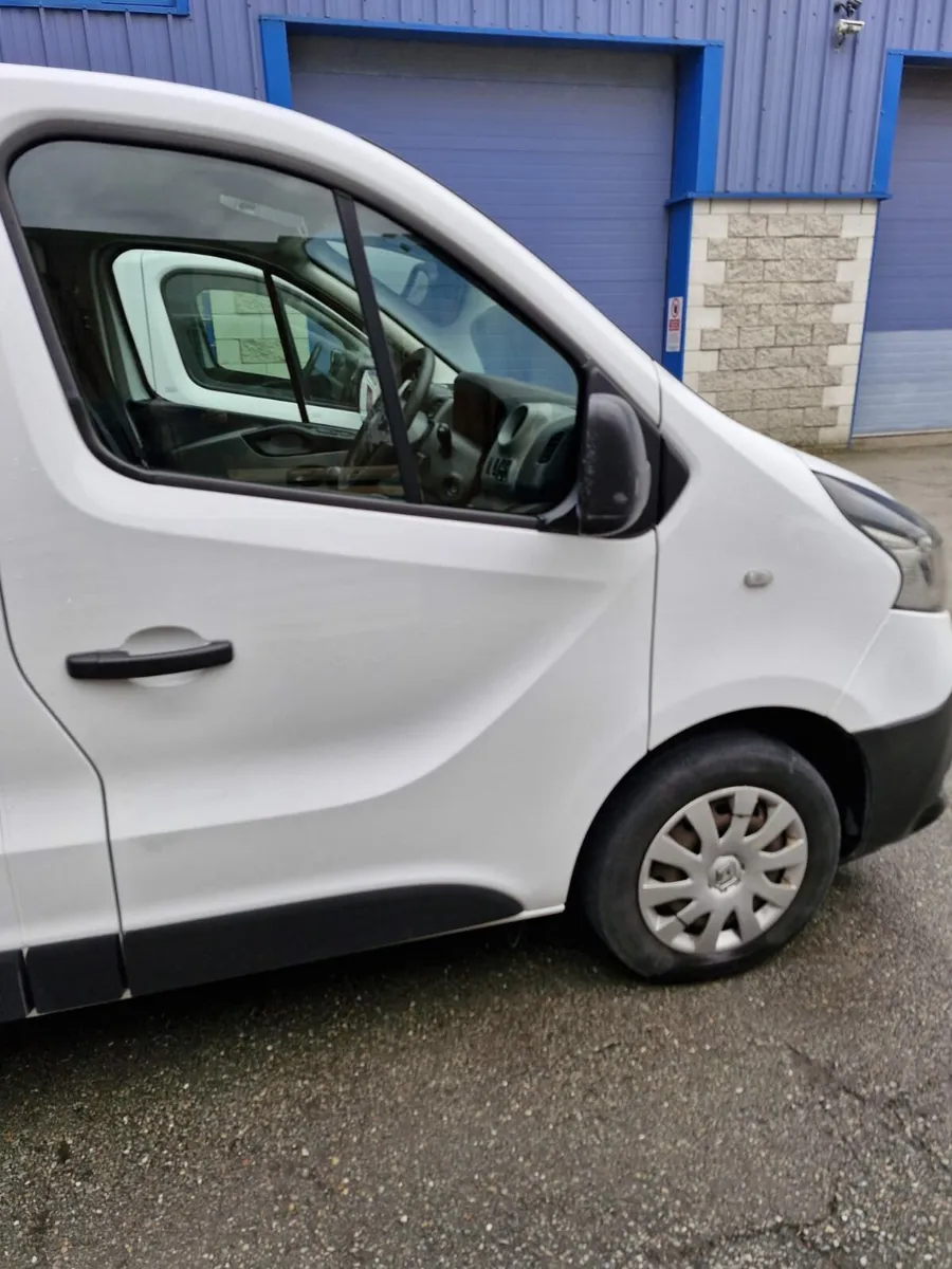 Renault traffic - Image 4