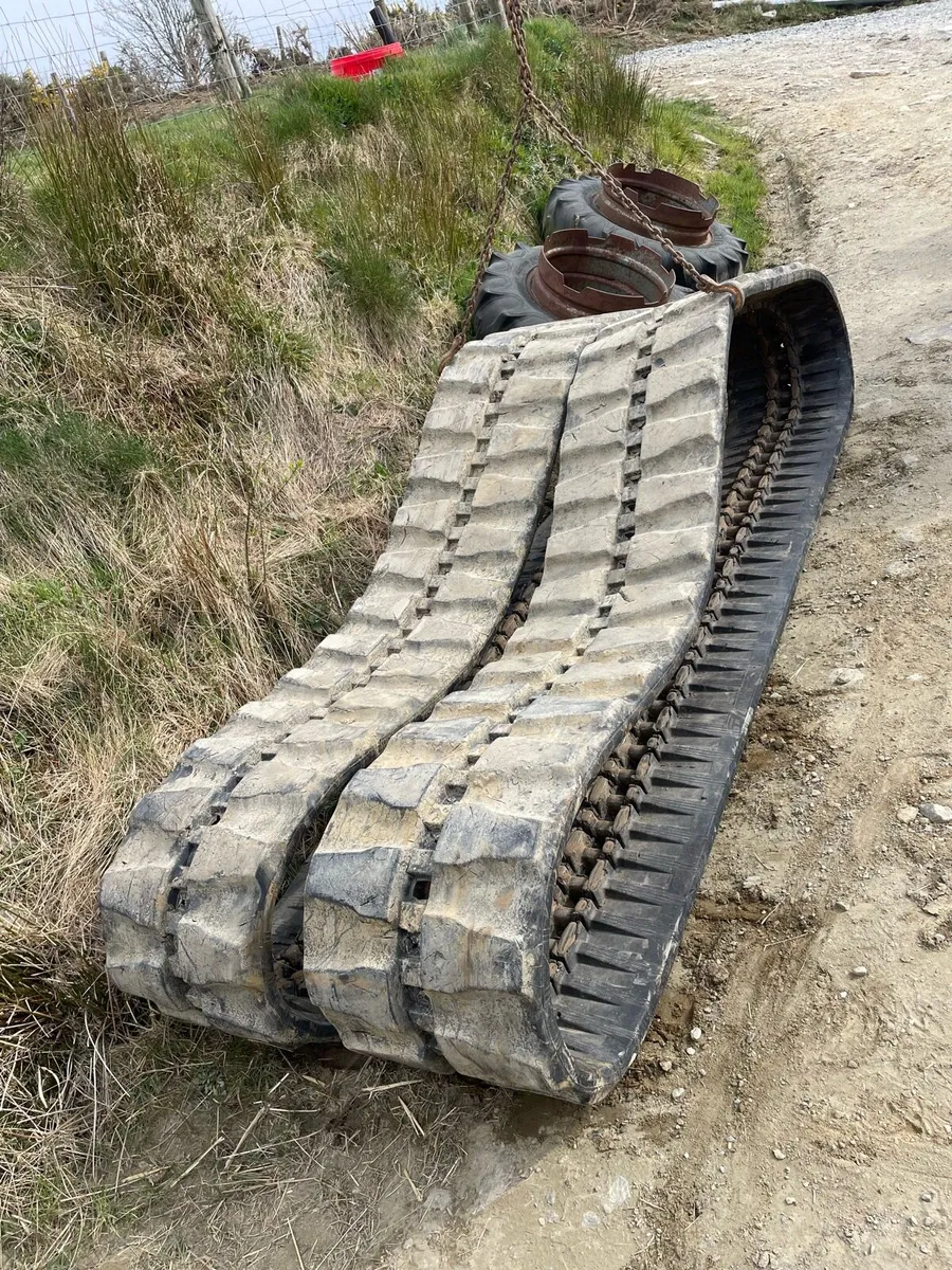 Rubber tracks - Image 1