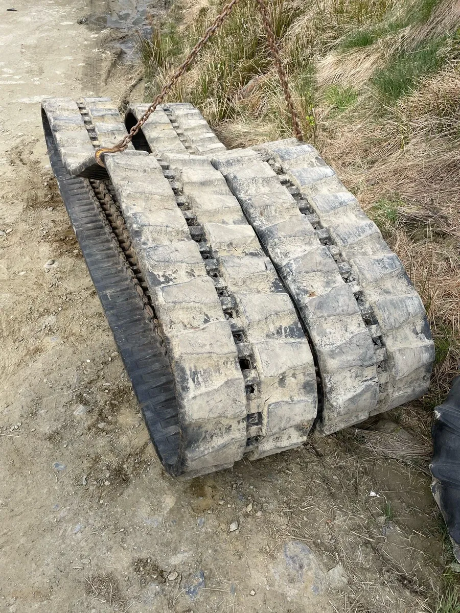Rubber tracks - Image 2