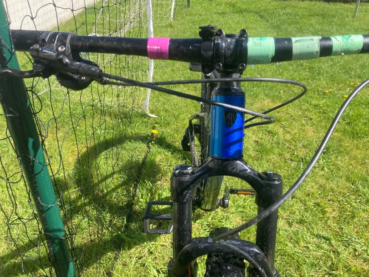 2024 trek marlin 8 S/M frame (mint condition) - Image 3