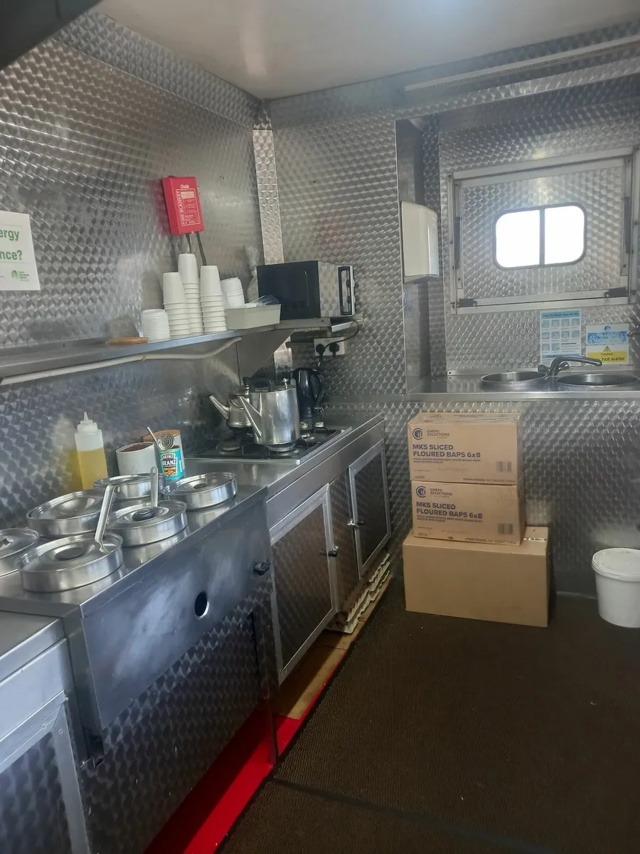 Catering trailer - Image 3