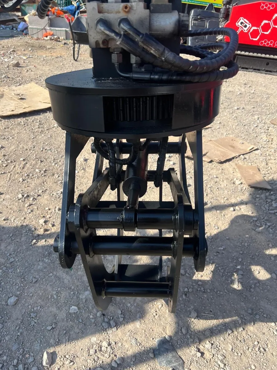 Rotational Grab for 2-3.5t excavator - Image 2