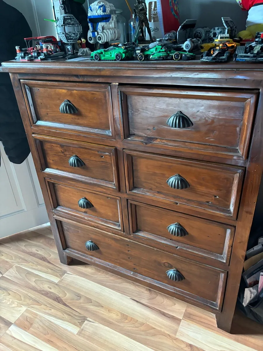 Wardrobe and chest of drawers - Image 1