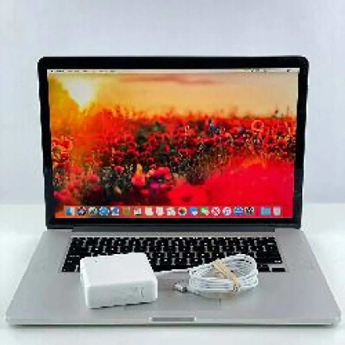 MacBook Pro Retina A1398 15-inch (2013) - Core i7 2.4 GHz- 8GB RAM 128GB SSD HD Graphics 4000 (Battery Cycle: 107) - Image 1