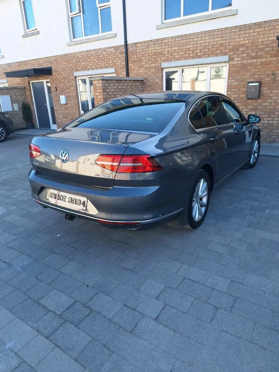 Volkswagen Passat (upgraded dash) - Image 2