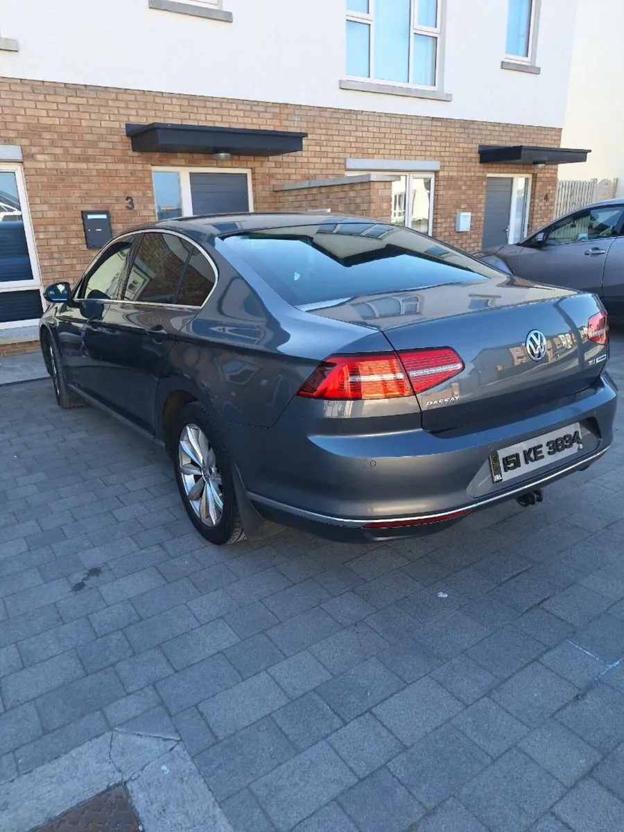 Volkswagen Passat (upgraded dash) - Image 3
