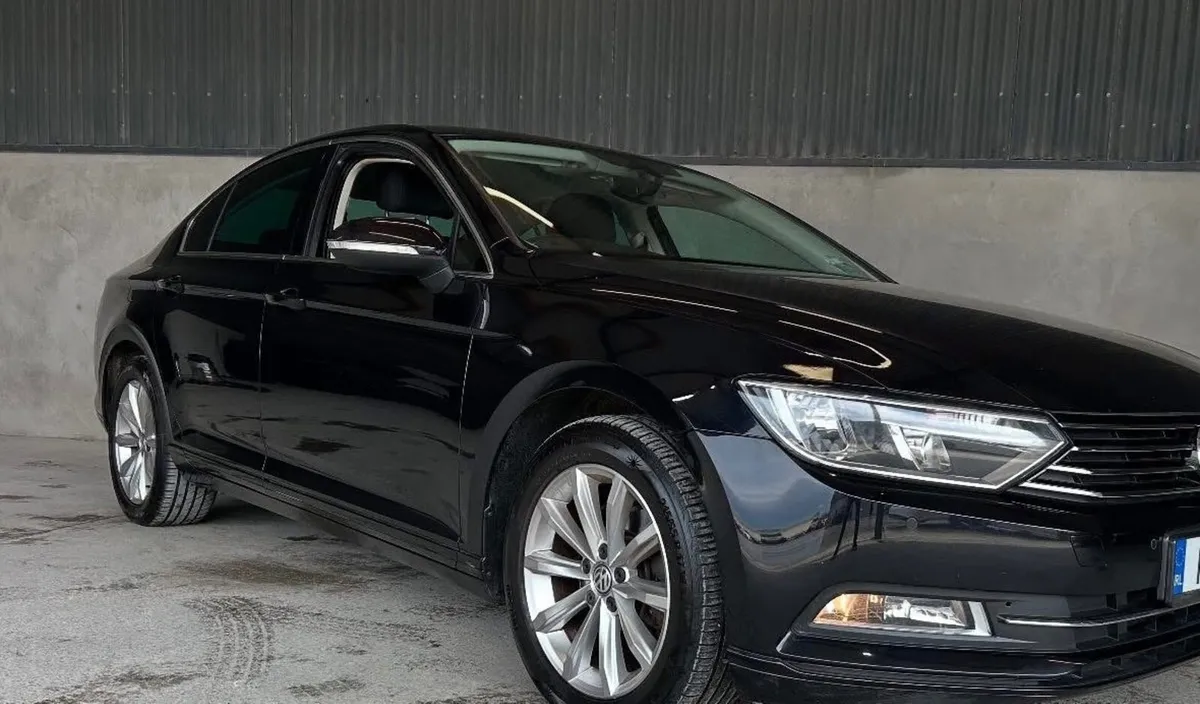 Volkswagen Passat **** - Image 1