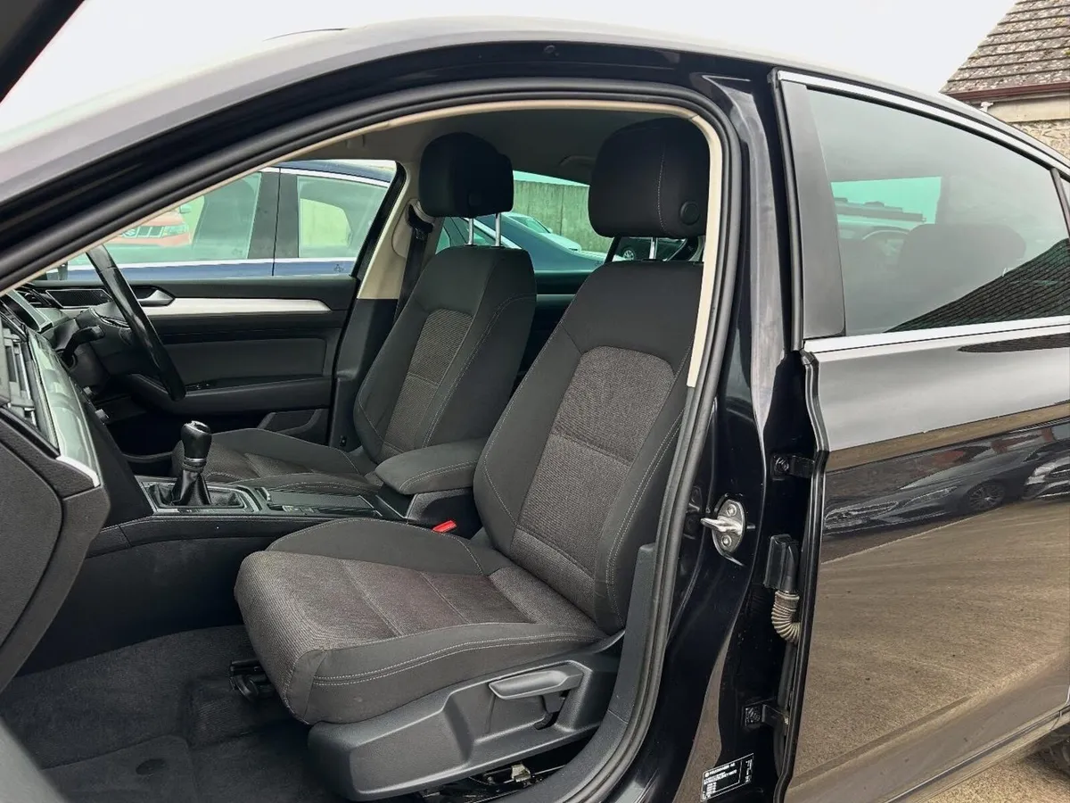 Volkswagen Passat **** - Image 3