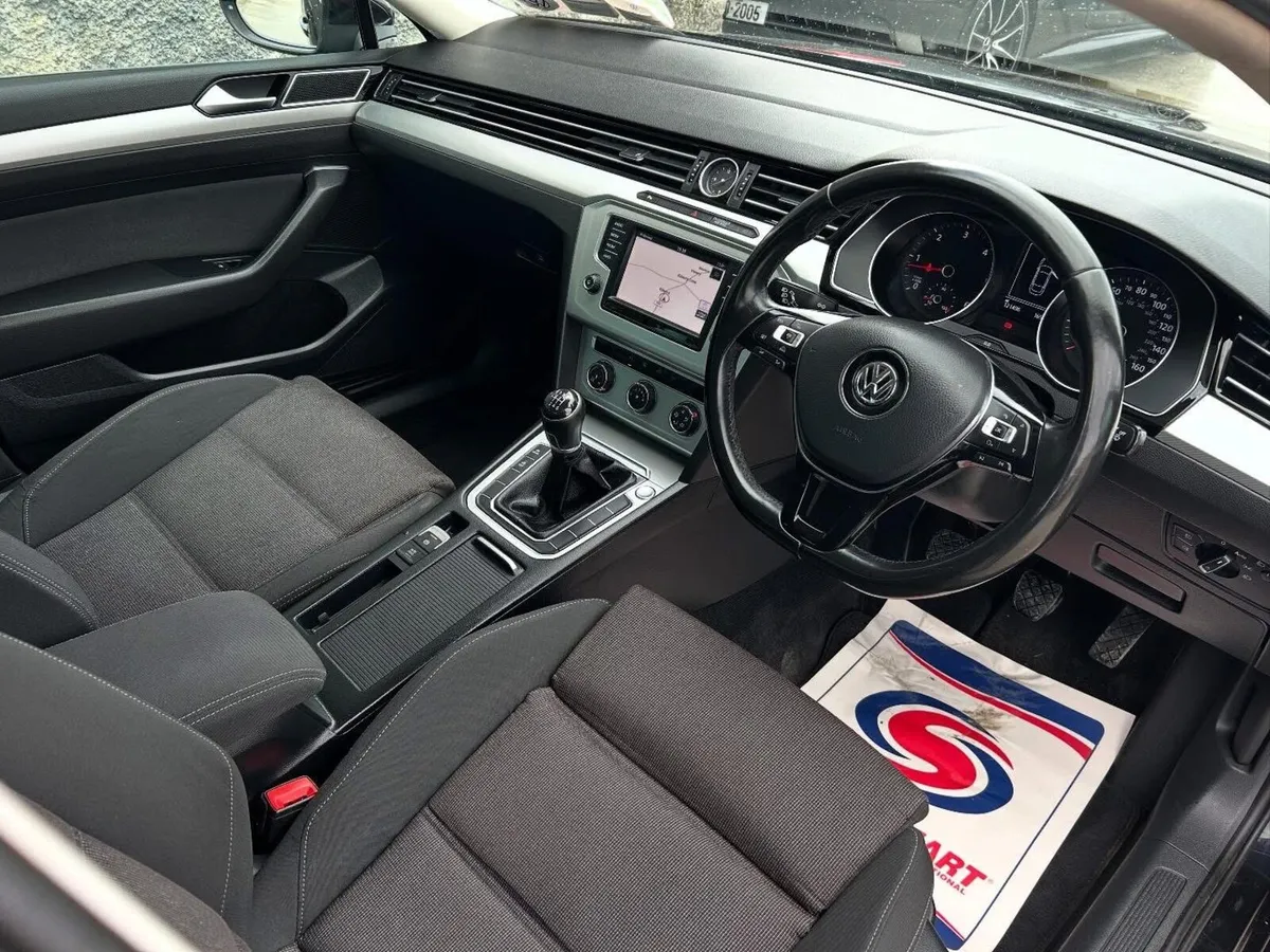 Volkswagen Passat **** - Image 4