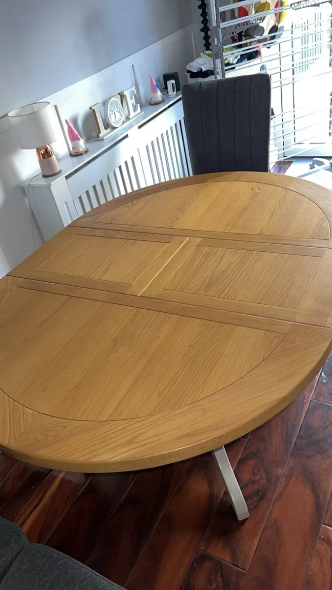 Kitchen Table & 6 chairs - Image 4