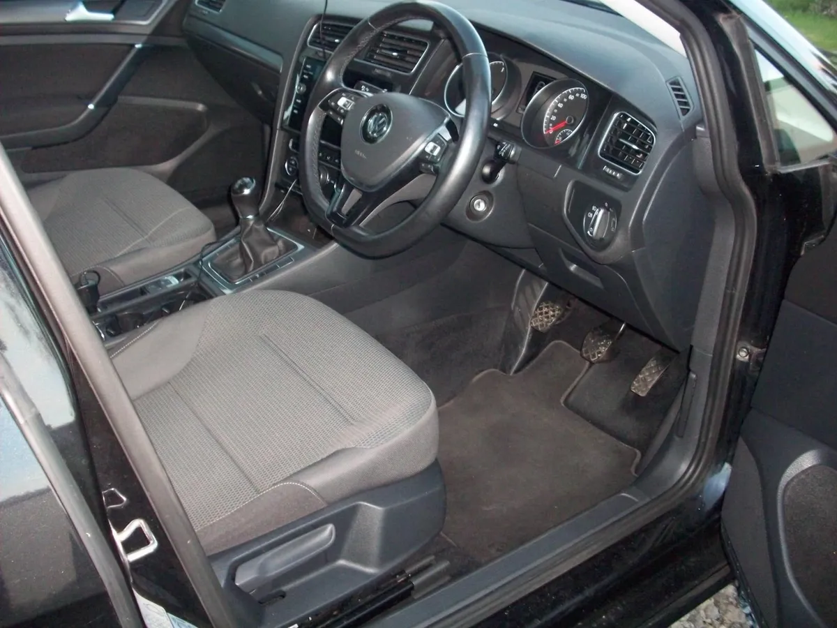 Volkswagen Golf 1.6tdi  Comfortline 115HP 2020 - Image 4