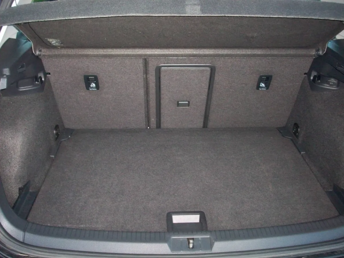 Volkswagen Golf 1.6tdi  Comfortline 115HP 2020 - Image 2