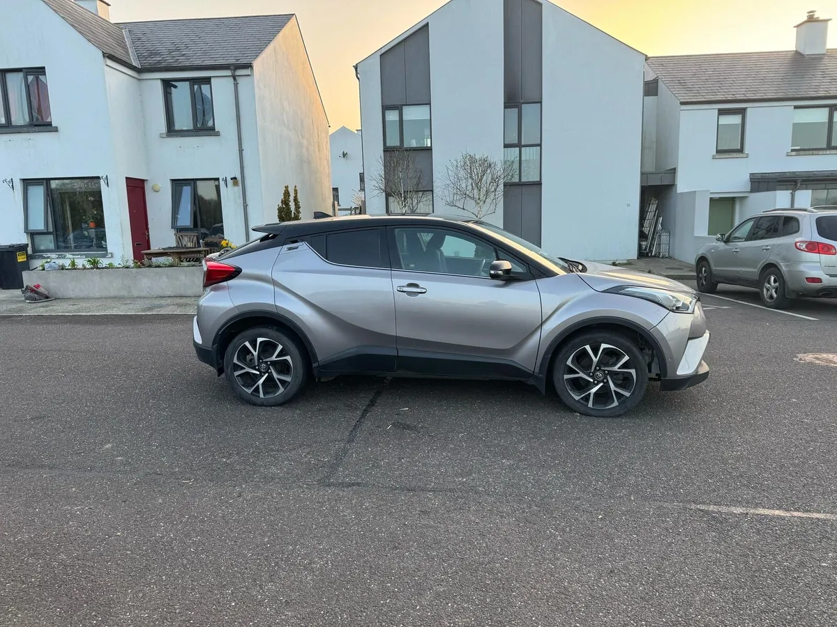 Toyota C-HR 1.2 Manual 60 k klm - Image 2