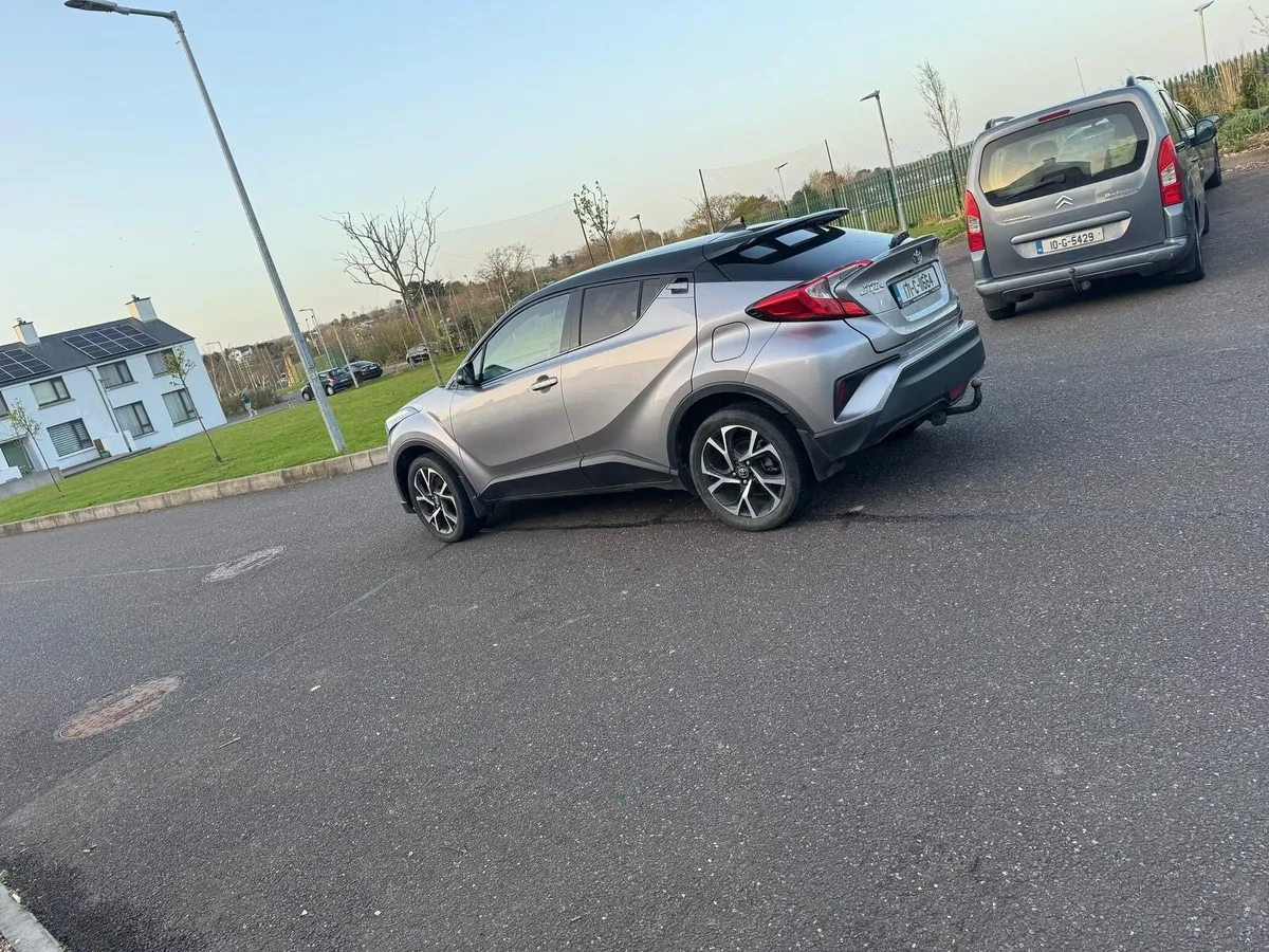 Toyota C-HR 1.2 Manual 60 k klm - Image 3
