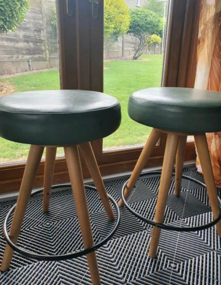2 high  bar leather chairs stool - Image 1
