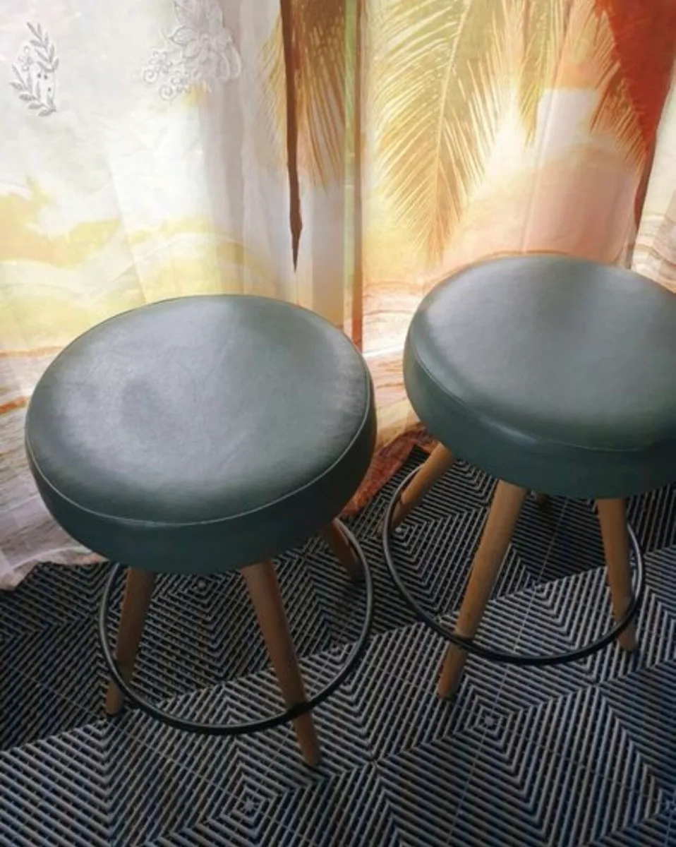 2 high  bar leather chairs stool - Image 2