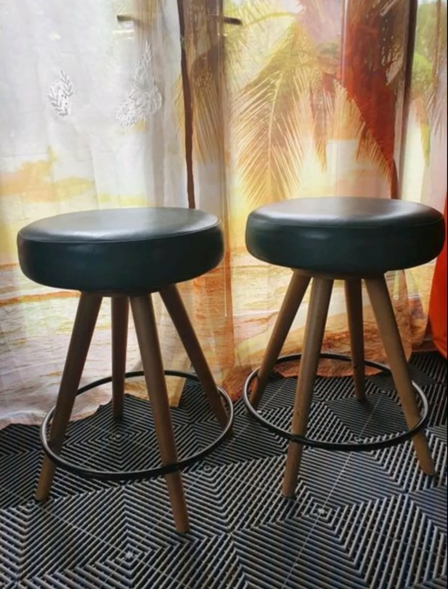 2 high  bar leather chairs stool - Image 3