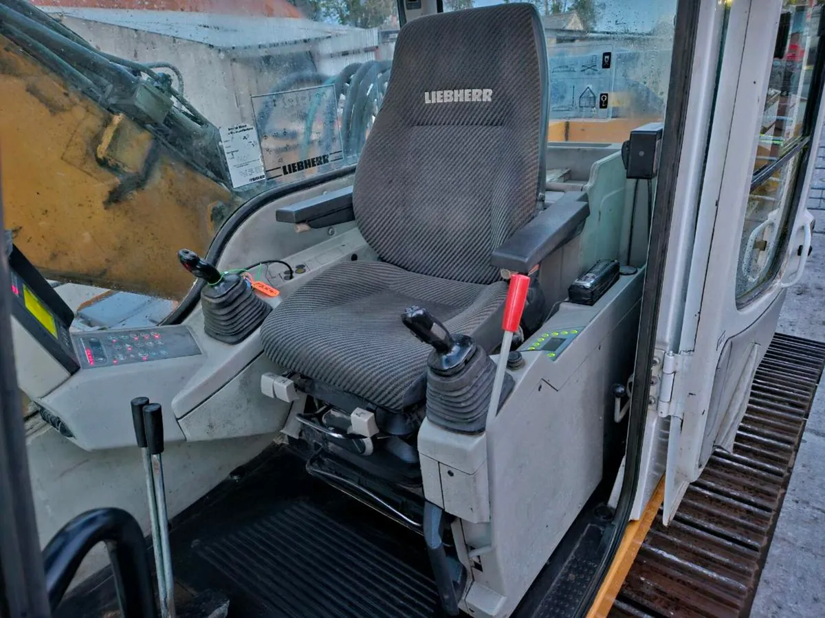 Liebherr 904 - Image 1
