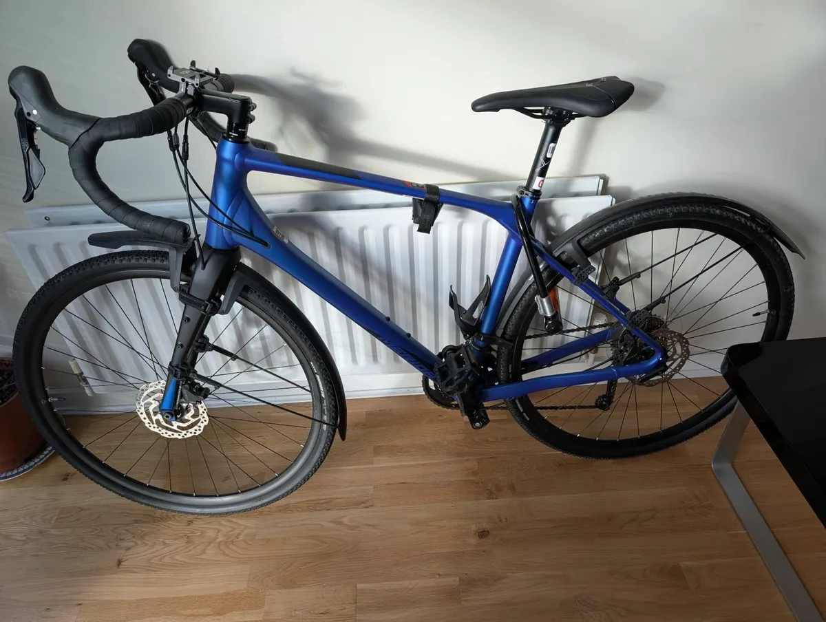 Merida Silex 400 Gravel Bicycle - Image 1