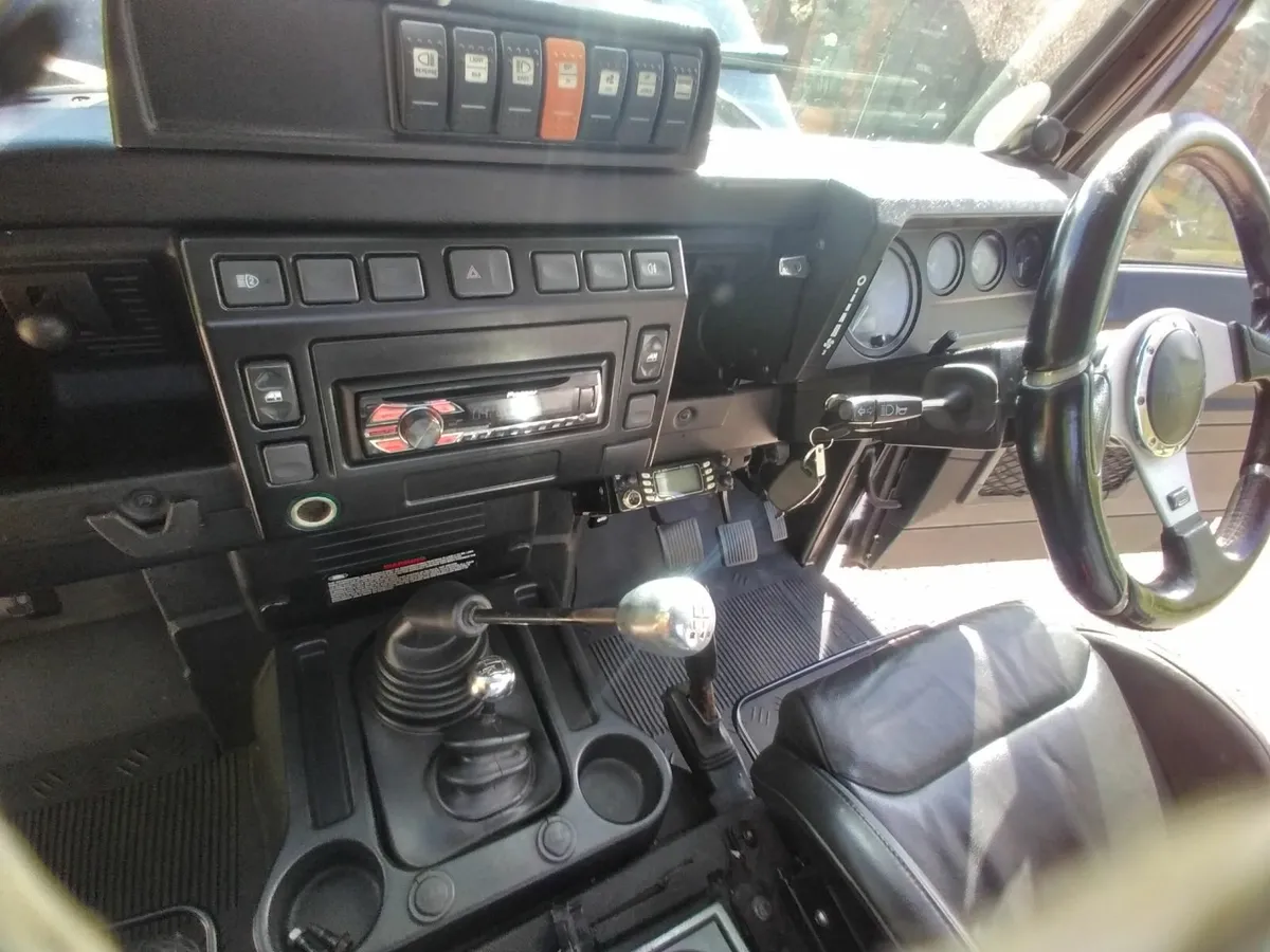 Land Rover Defender 2005 pick up - Image 4