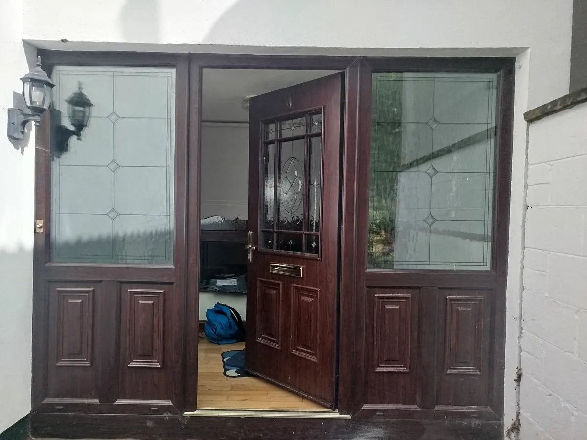 Front door - Image 2