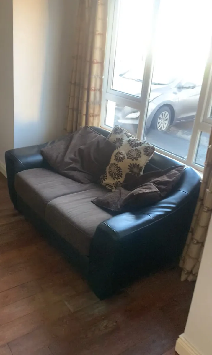 3 seater and 2 seater matching sofa - Image 1
