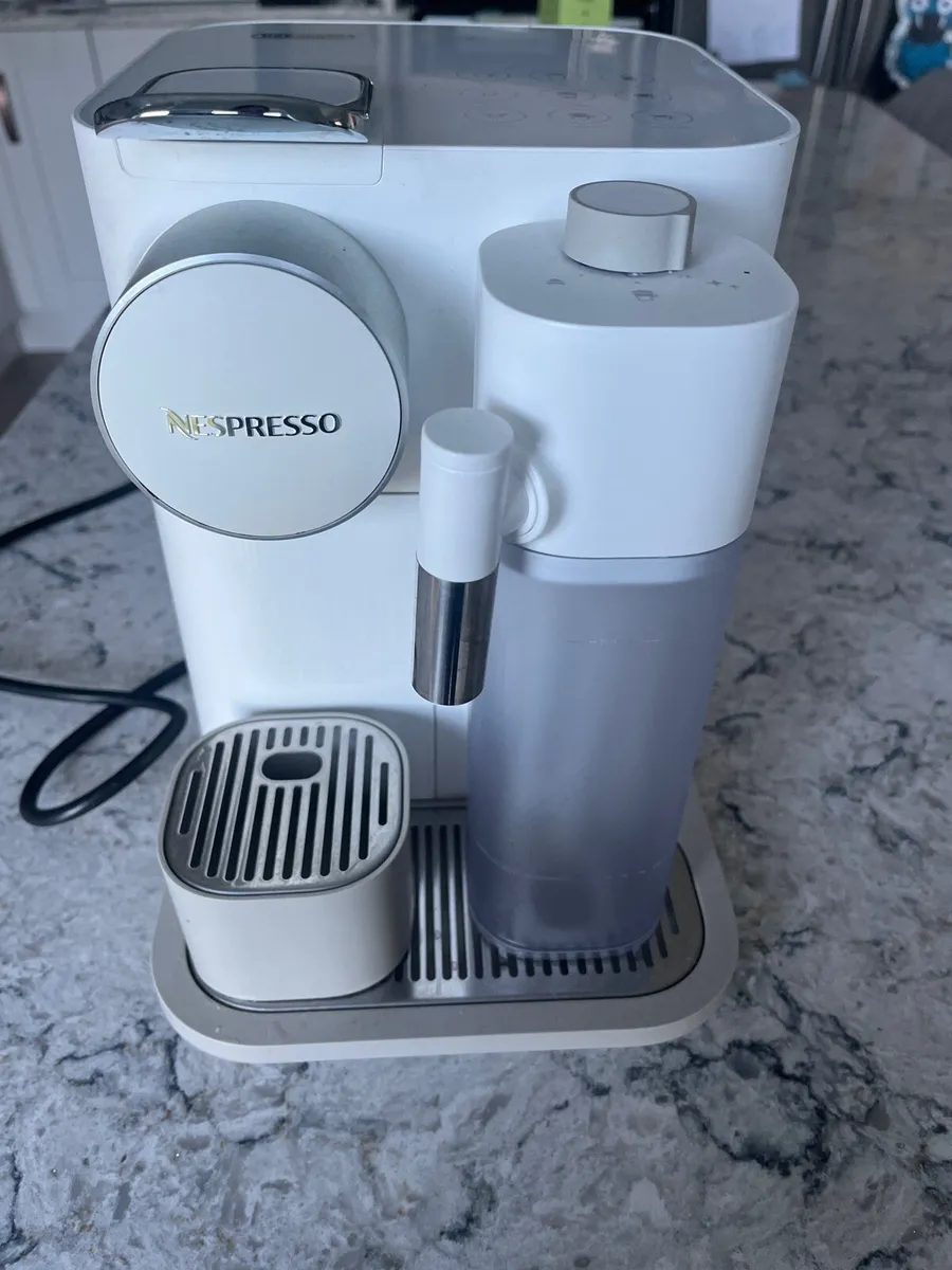Delonghi Coffee Machine - Image 1