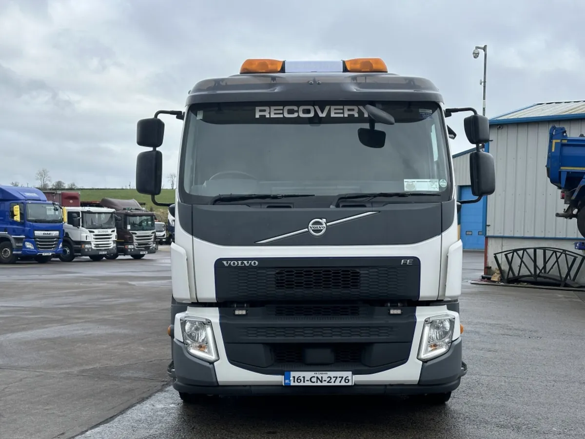 2016 VOLVO FE 320 BEAVERTAIL 26 TONNE 6X2 - Image 2
