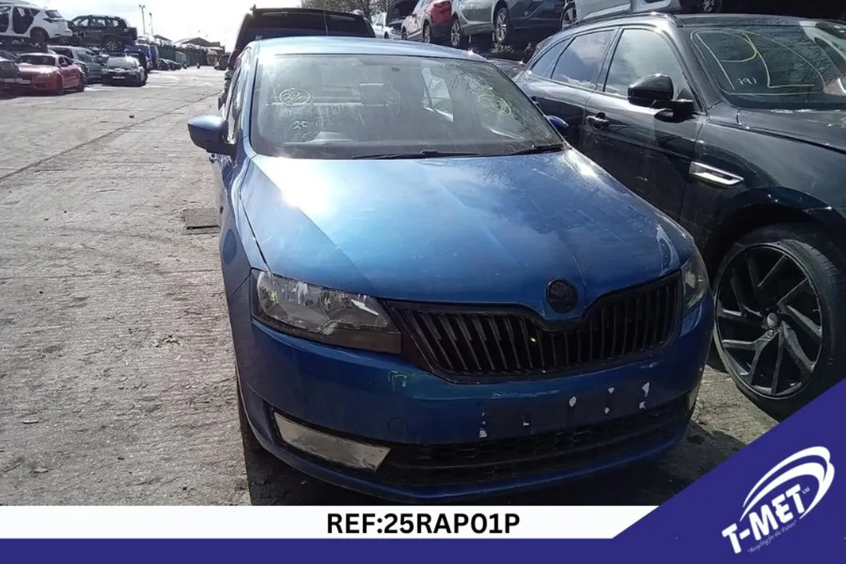 2015 SKODA RAPID BREAKING FOR PARTS - Image 2