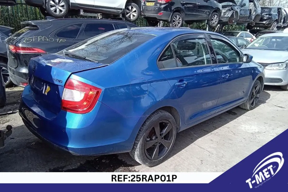 2015 SKODA RAPID BREAKING FOR PARTS - Image 4