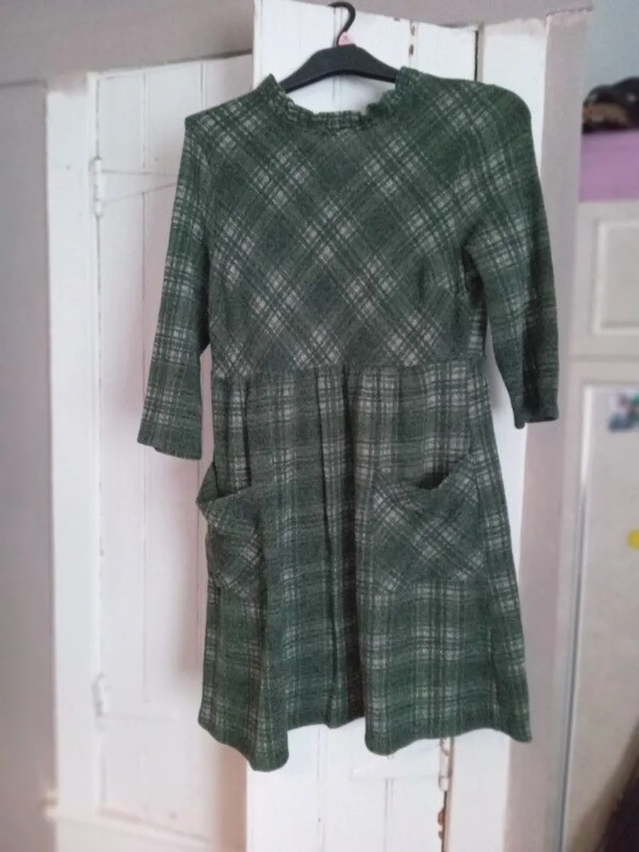womens dressing  size 14 - Image 1