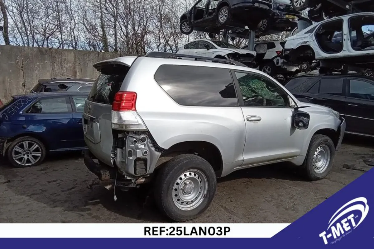 2012 TOYOTA LAND CRUISER BREAKING FOR PARTS - Image 1