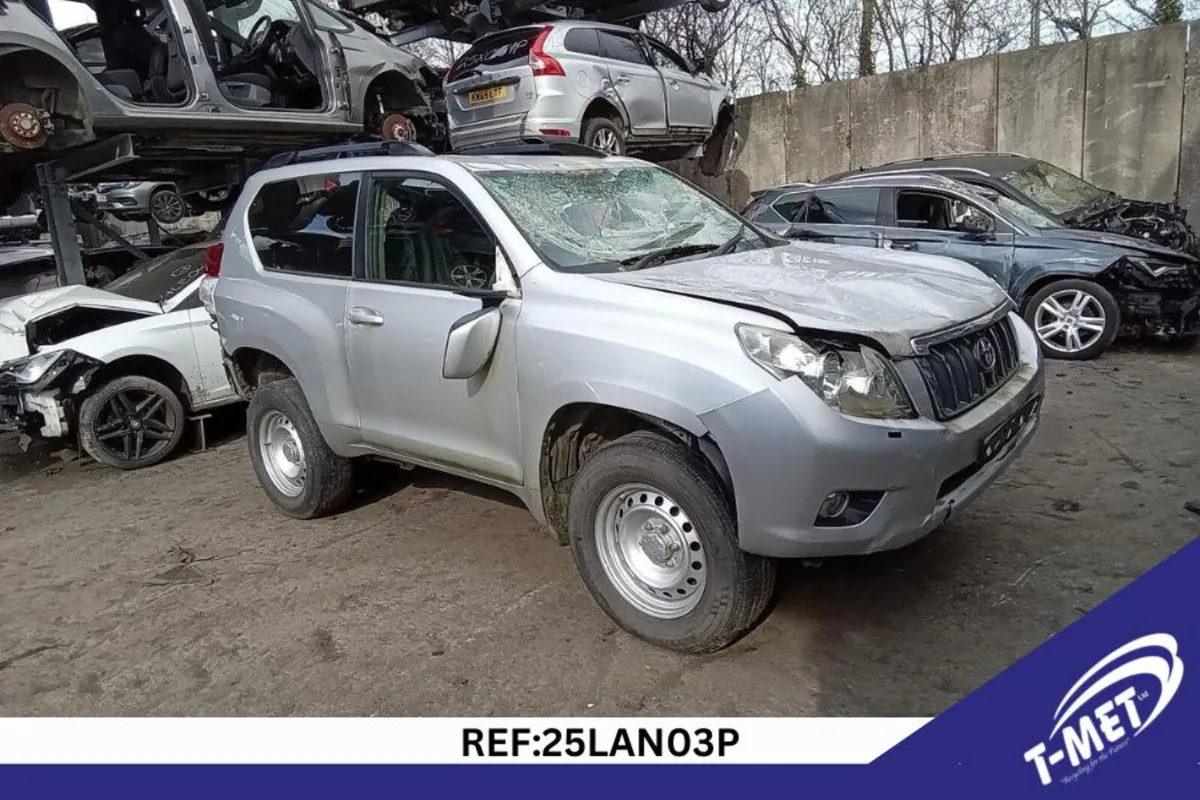 2012 TOYOTA LAND CRUISER BREAKING FOR PARTS - Image 2