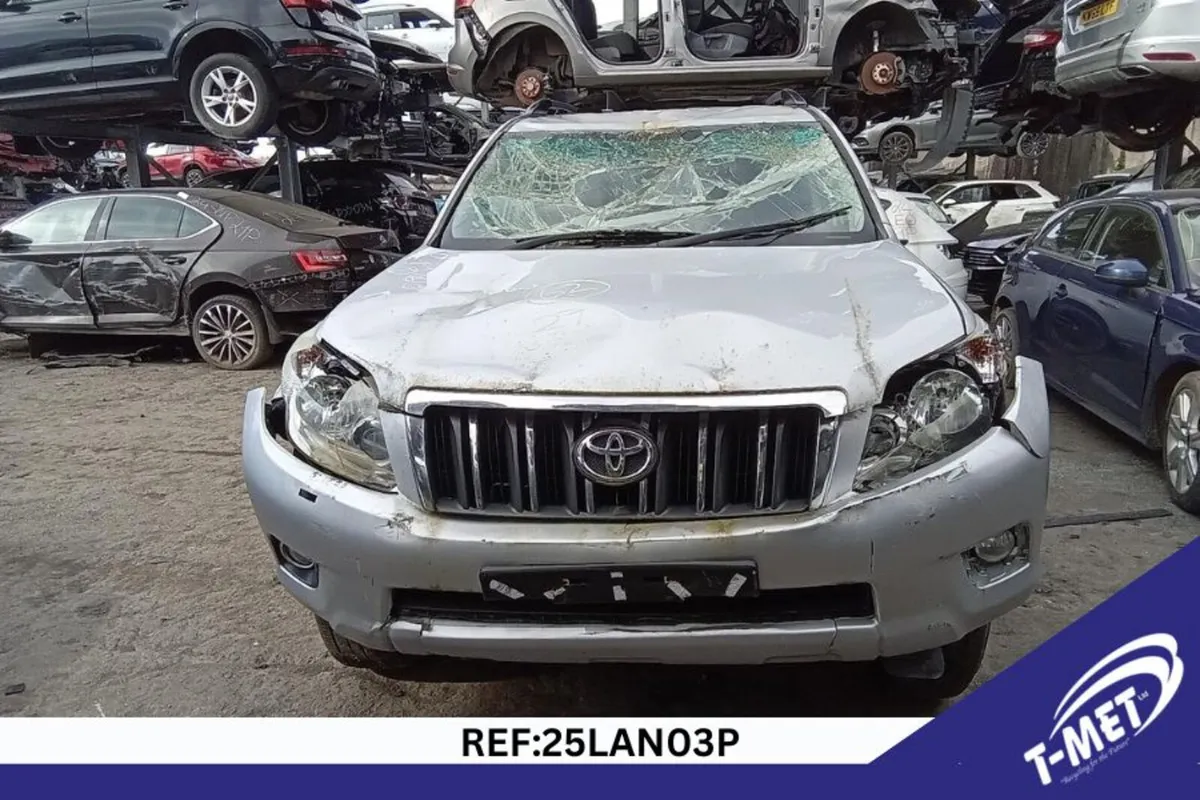 2012 TOYOTA LAND CRUISER BREAKING FOR PARTS - Image 3