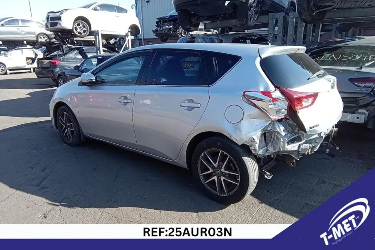 2015 TOYOTA  AURIS BREAKING FOR PARTS - Image 4