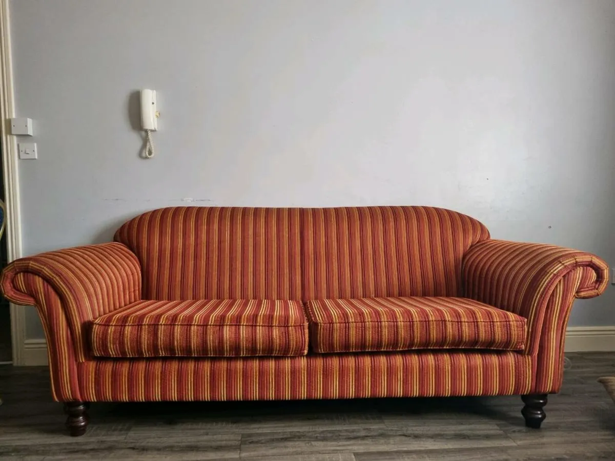 3 SEAT SOFA.    Must go in till 14 th - Image 1