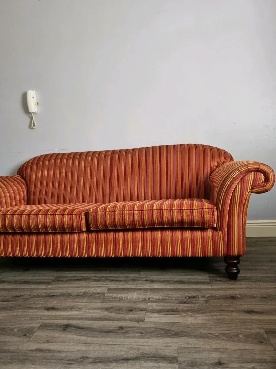 3 SEAT SOFA.    Must go in till 14 th - Image 2