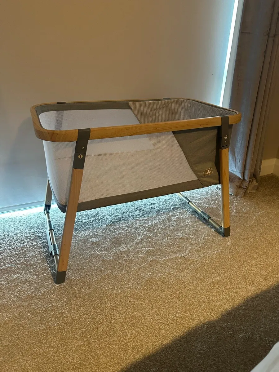 Babylo Natura Folding Crib - Image 1