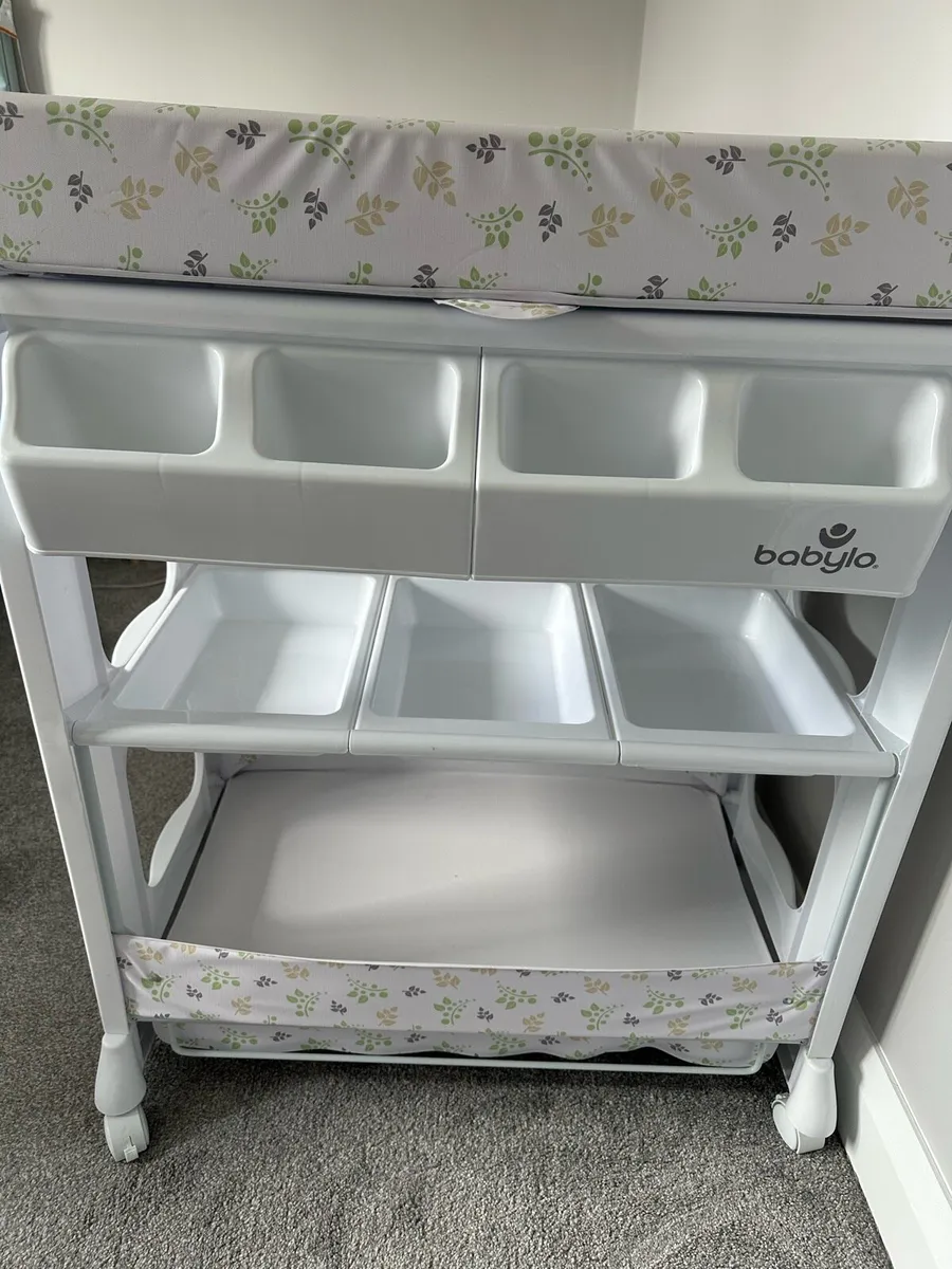 Babylo Changing and Bath Unit - Image 1