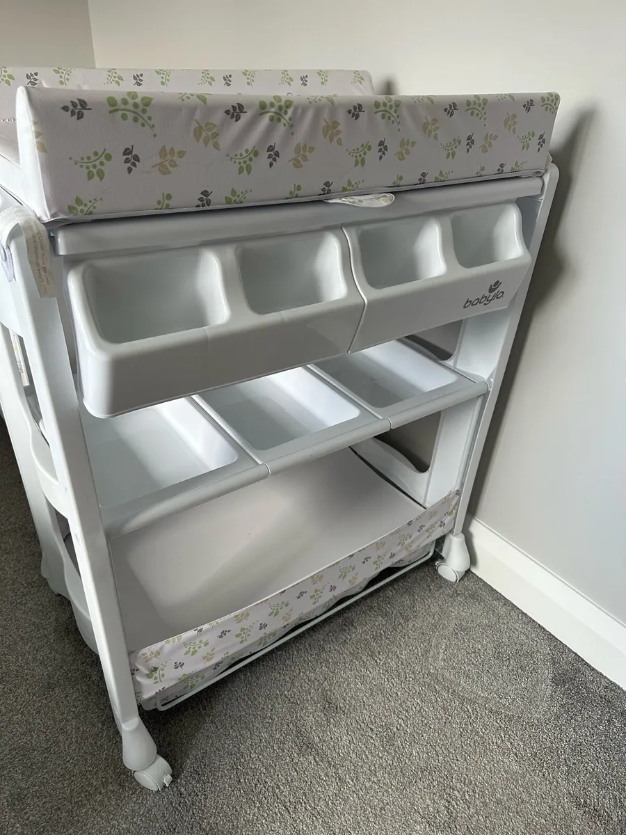 Babylo Changing and Bath Unit - Image 2