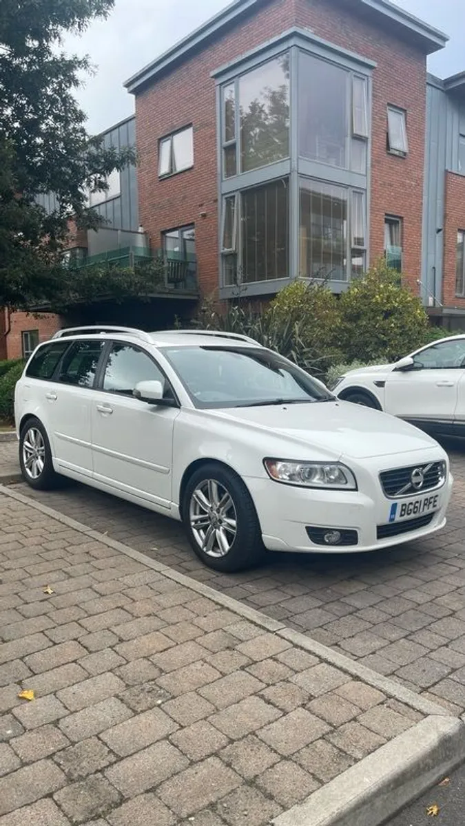 2011 Volvo V50 Es Drive - Image 1
