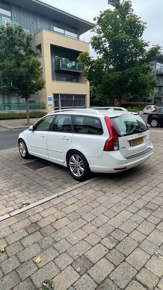 2011 Volvo V50 Es Drive - Image 2
