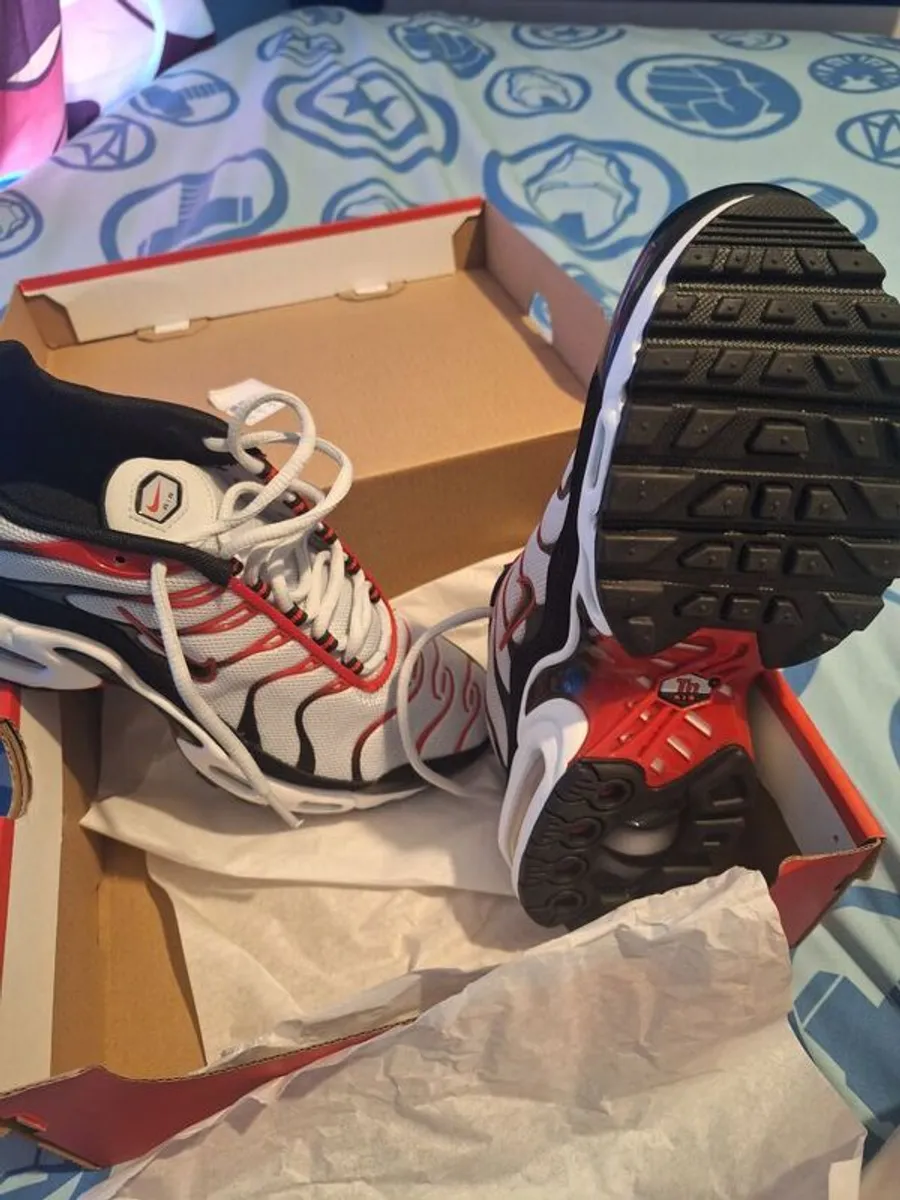 boys trainers - Image 2